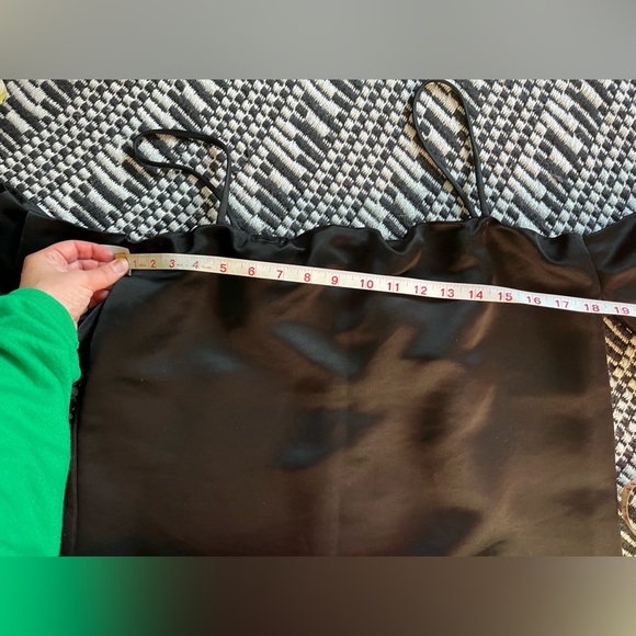 NWT Aritzia Tops Talula Satin Cold Shoulder Top Size L - Picture 7 of 8